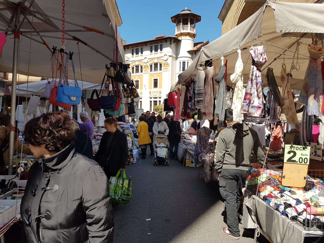 mercato piazza Alessandria
