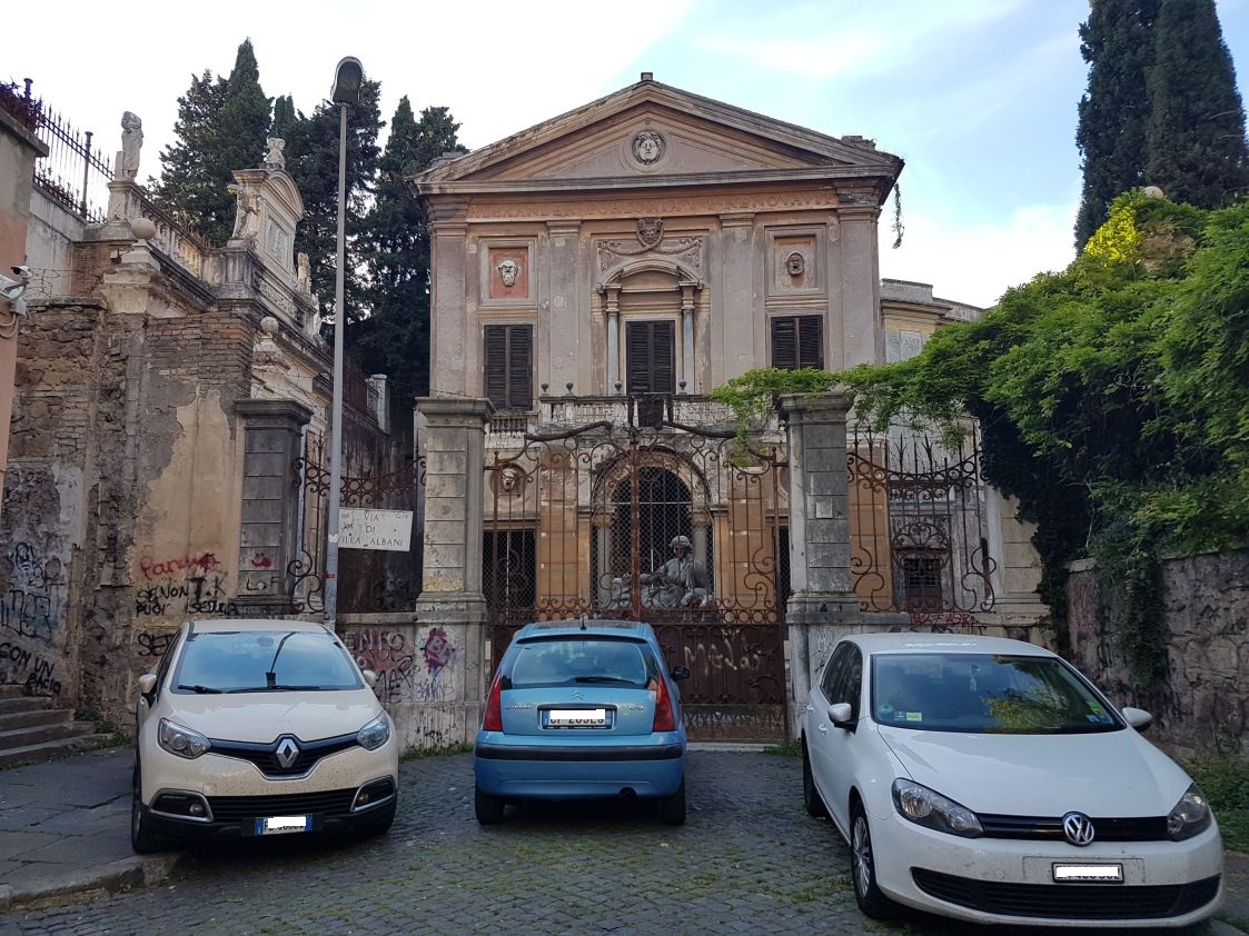 Villa Albani degrado