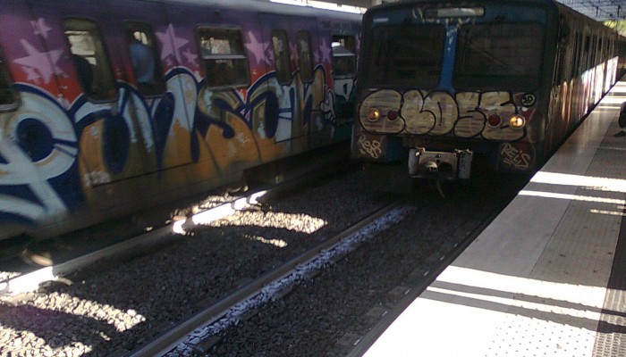 Estate 2011: vecchi treni "graffitati" sulla linea B