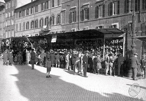 PzaNavonaLuce