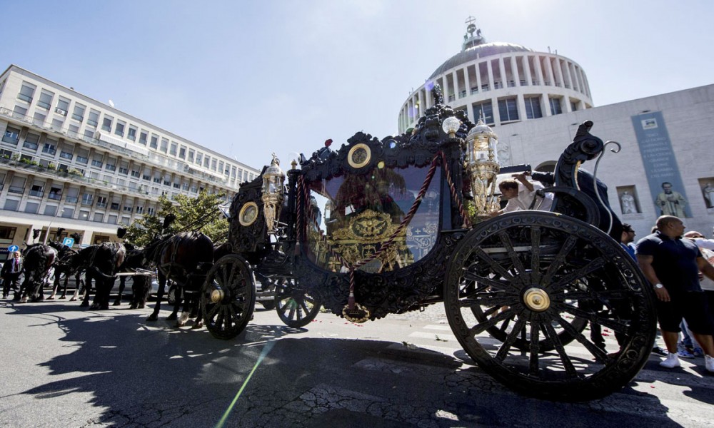 Boss-Vittorio-Casamonica-funerali-08-1000x600