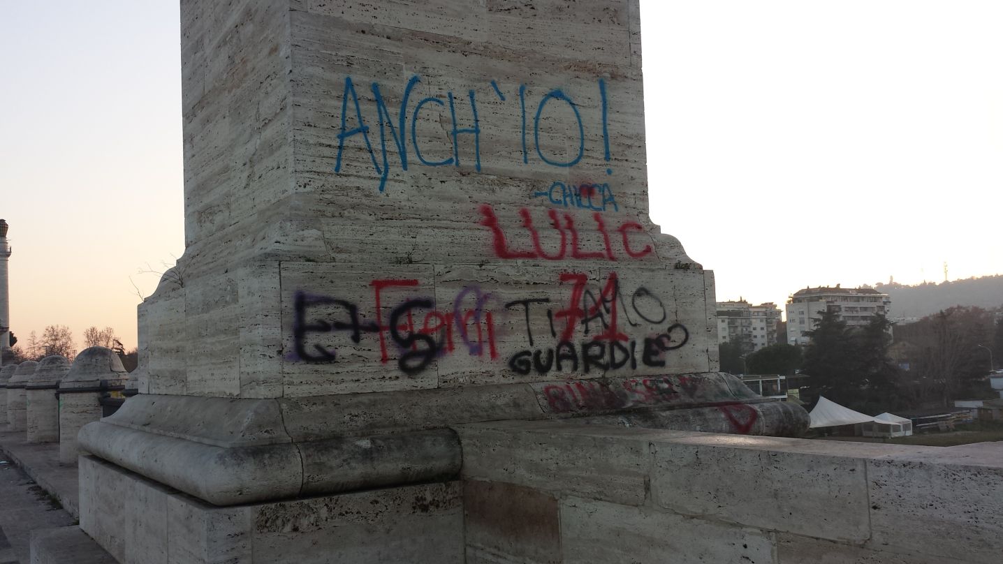 Corso Francia ponte graffiti2