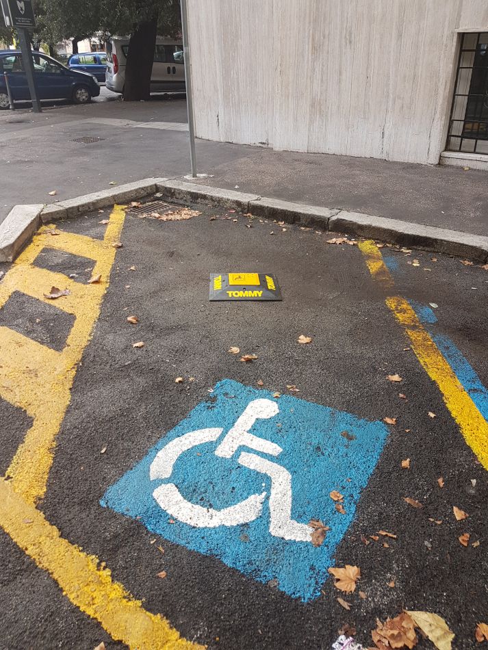 parcheggio-disabili-tommy-2